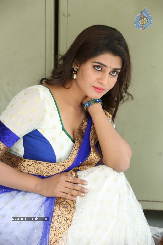 Harini Spicy Stills - 61 / 110 photos