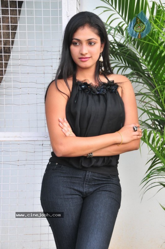 Haripriya Gallery - 43 / 51 photos