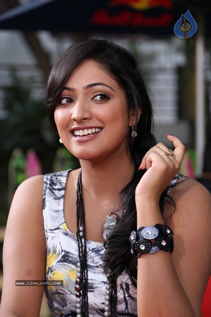 Haripriya Gallery - 41 / 88 photos