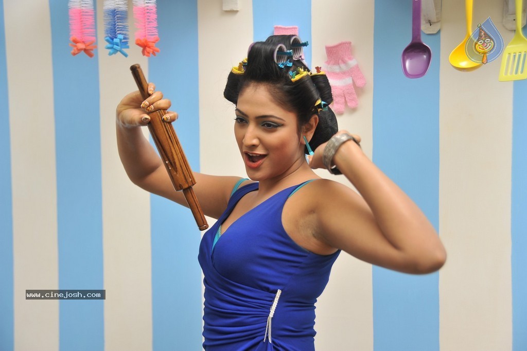 Haripriya Hot Gallery - 39 / 152 photos