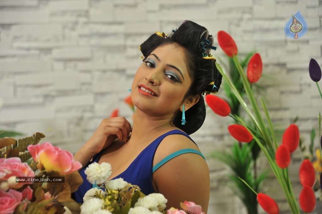 Haripriya Hot Gallery - 101 / 152 photos