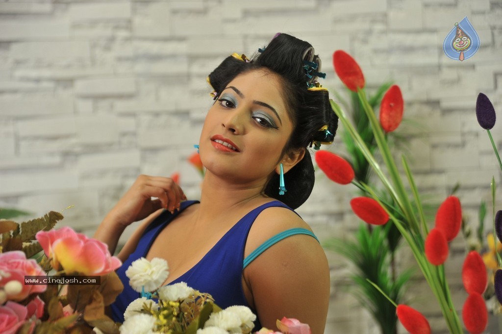 Haripriya Hot Gallery - 124 / 152 photos