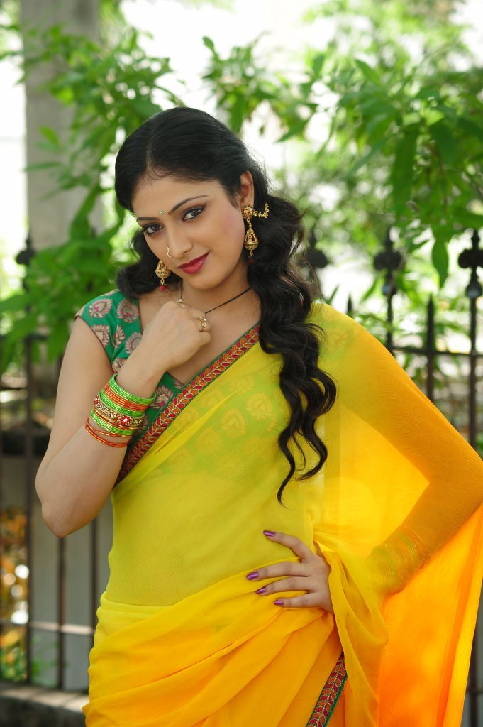 Haripriya Hot Images  - 36 / 50 photos