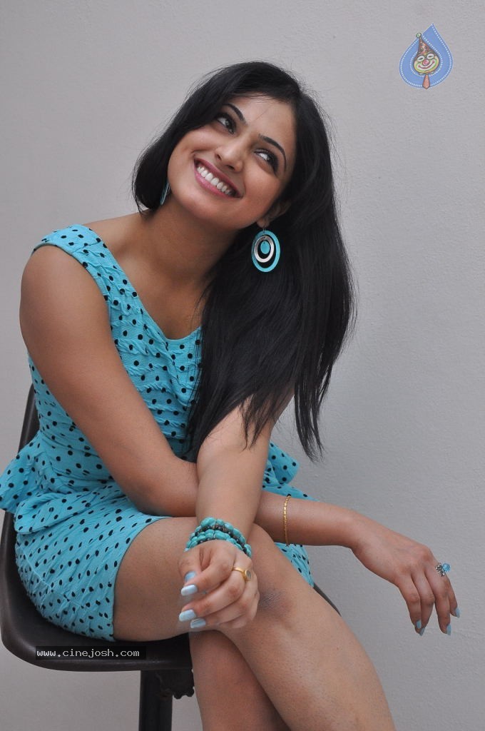 Haripriya Hot Images  - 56 / 127 photos