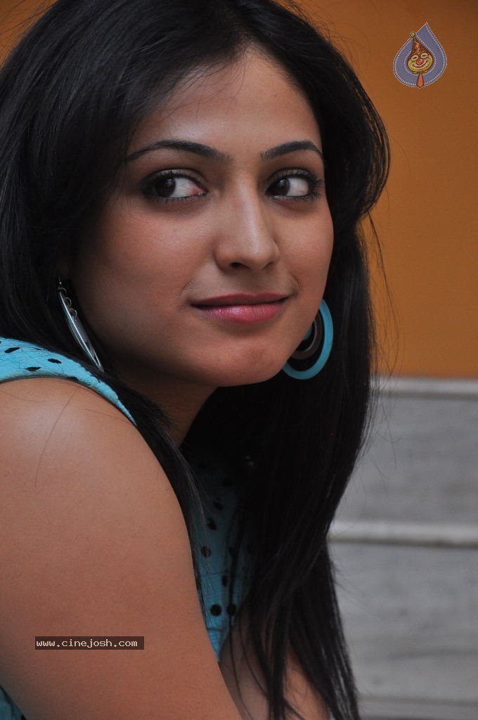 Haripriya Hot Images  - 86 / 127 photos