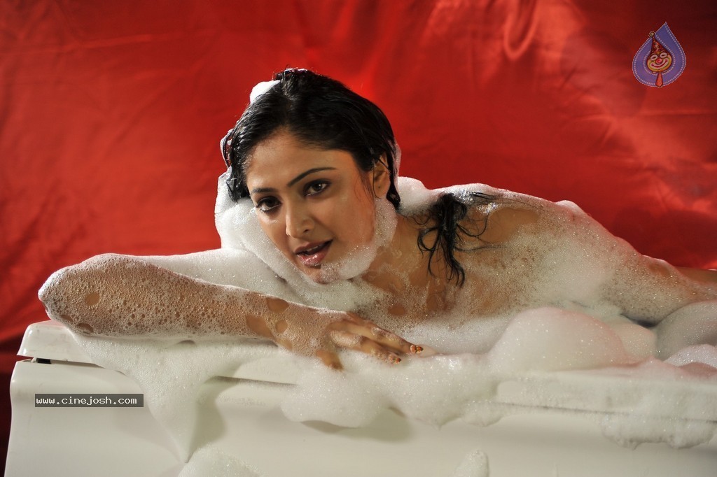 Haripriya Latest Gallery - 24 / 77 photos