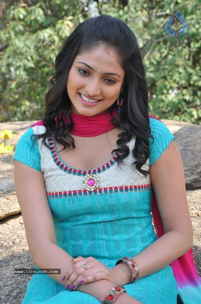 Haripriya Latest Photos - 38 / 47 photos