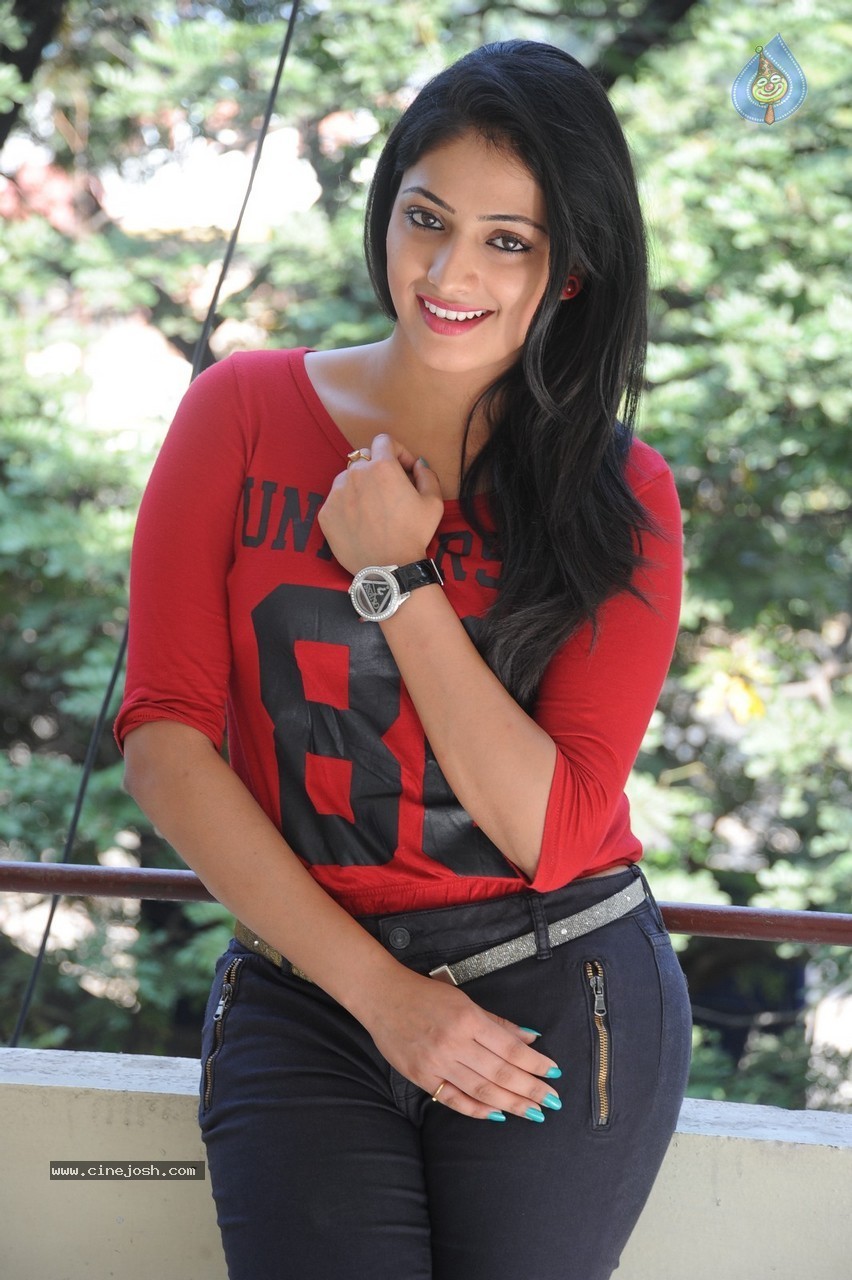 Haripriya Latest Pics - 12 / 79 photos