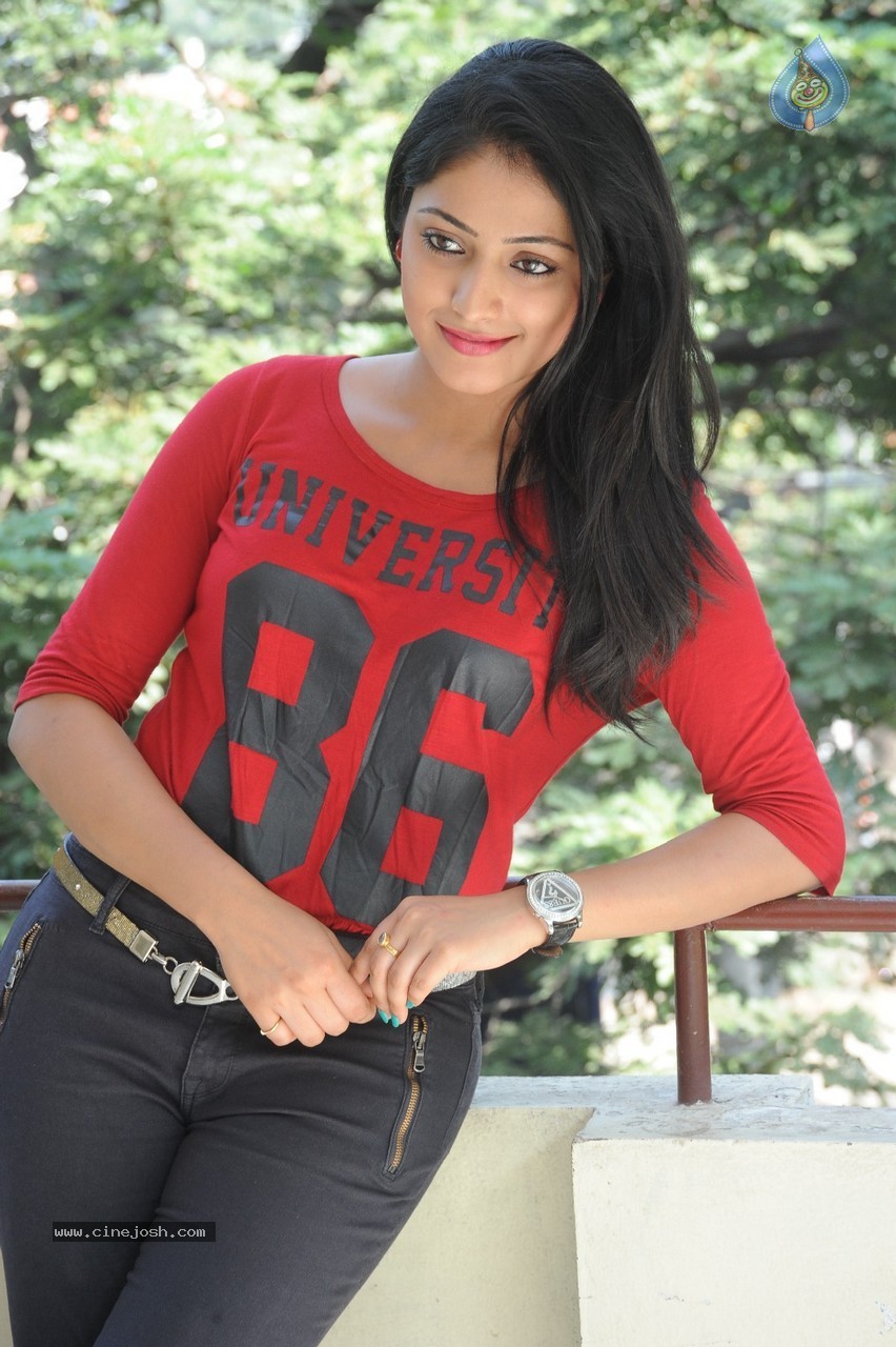 Haripriya Latest Pics - 32 / 79 photos