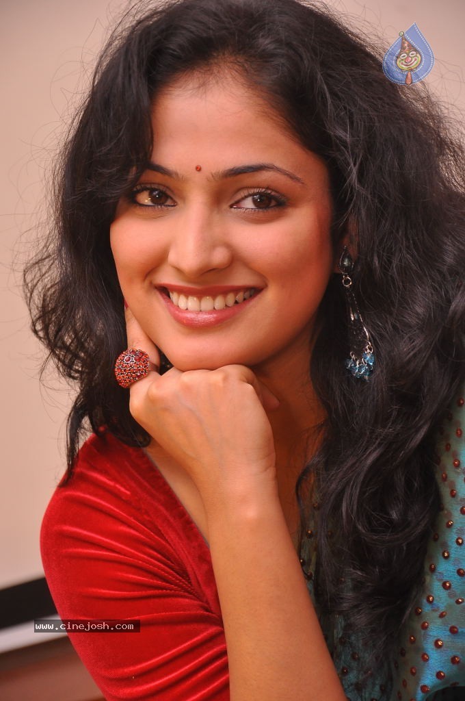 Haripriya Latest Stills - Photo 16 of 85