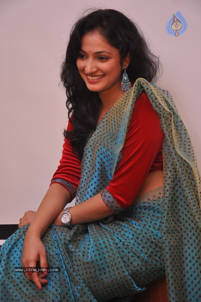 Haripriya Latest Stills - 18 / 85 photos