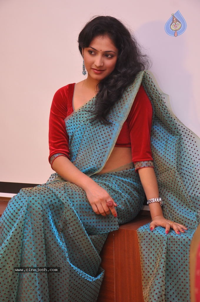 Haripriya Latest Stills - 29 / 85 photos