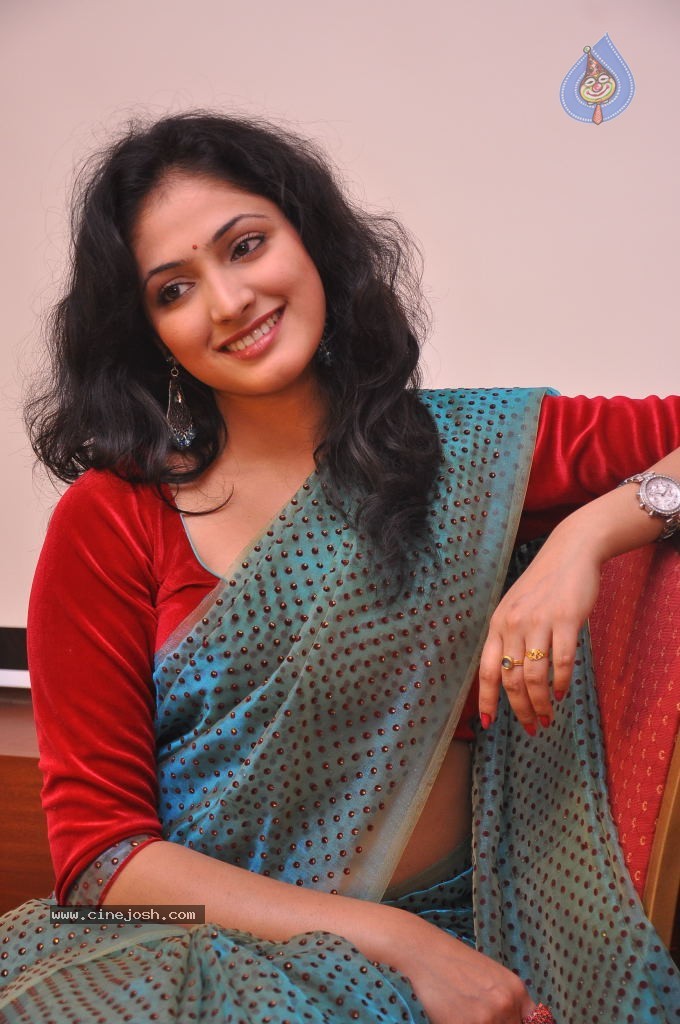 Haripriya Latest Stills - 31 / 85 photos