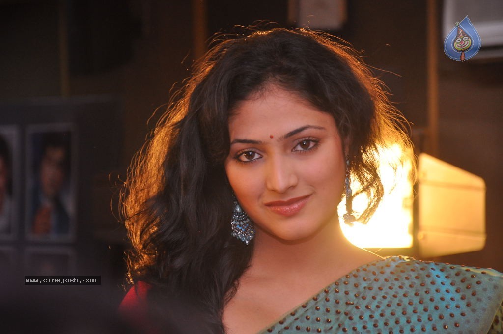 Haripriya Latest Stills - 42 / 85 photos