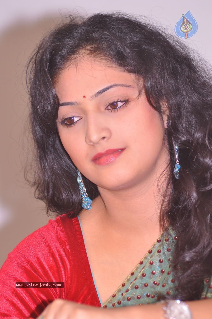 Haripriya Latest Stills - 49 / 85 photos