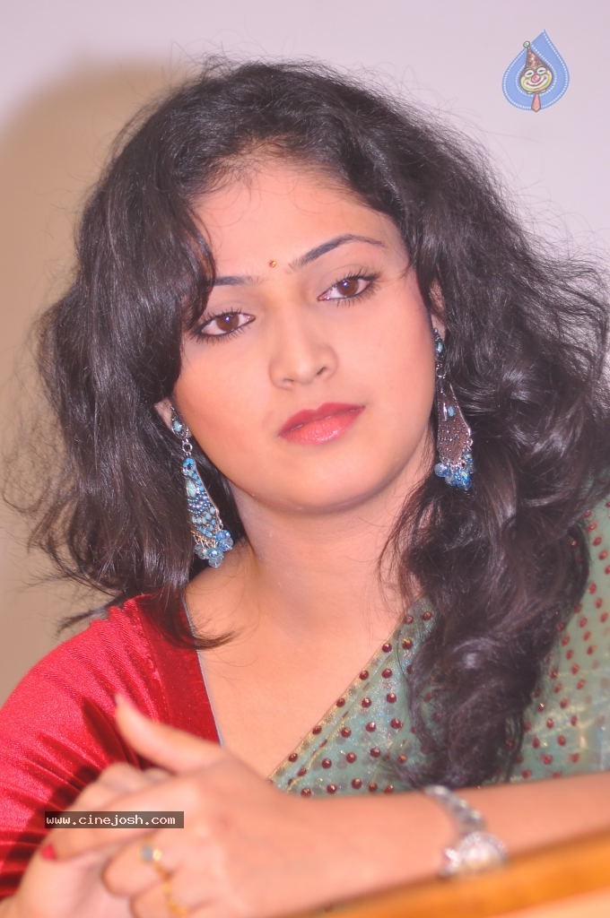 Haripriya Latest Stills - 50 / 85 photos