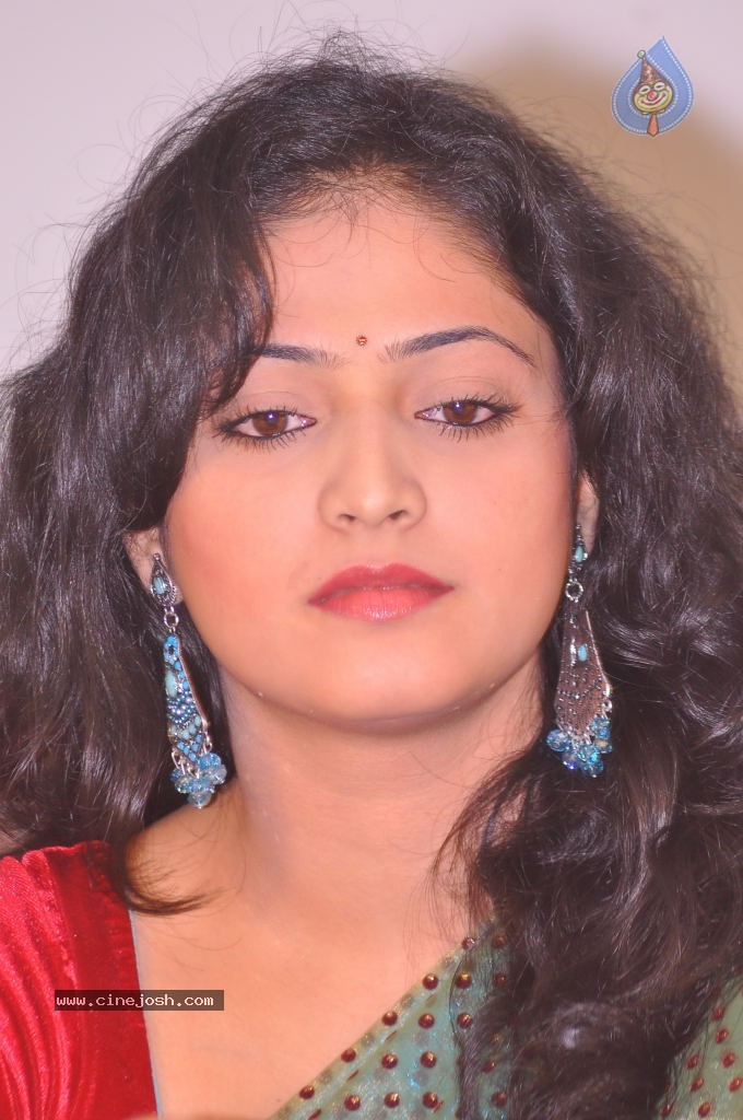 Haripriya Latest Stills - 52 / 85 photos