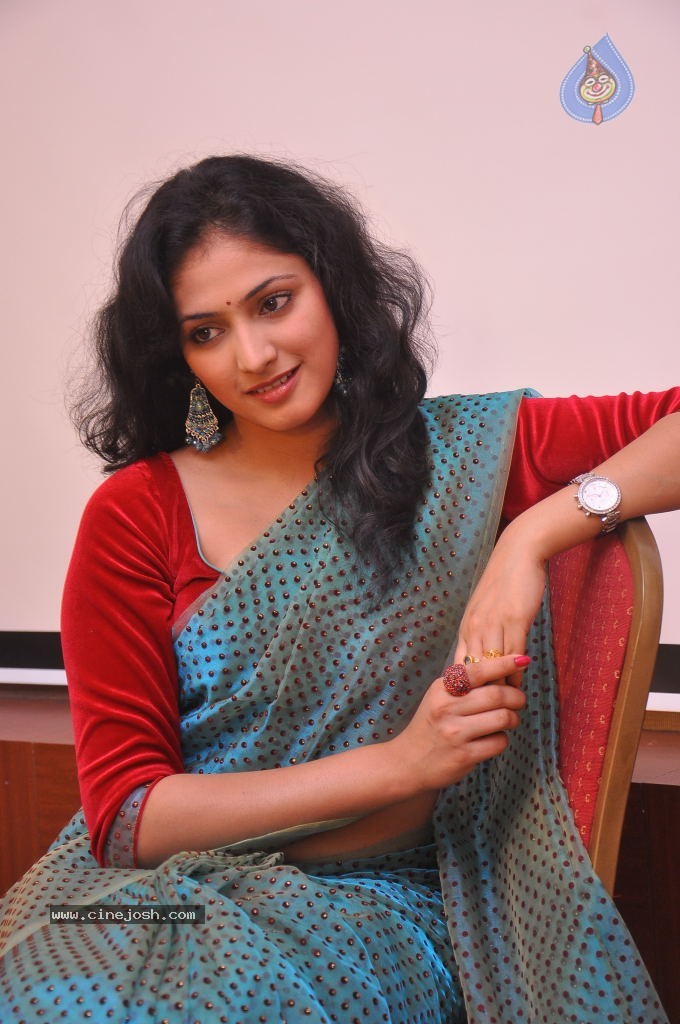 Haripriya Latest Stills - 55 / 85 photos