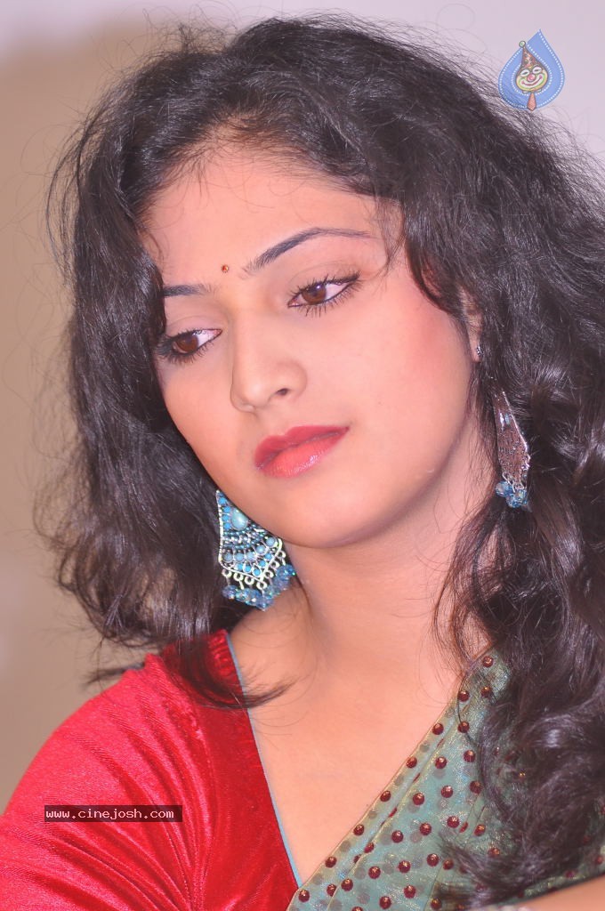 Haripriya Latest Stills - 73 / 85 photos