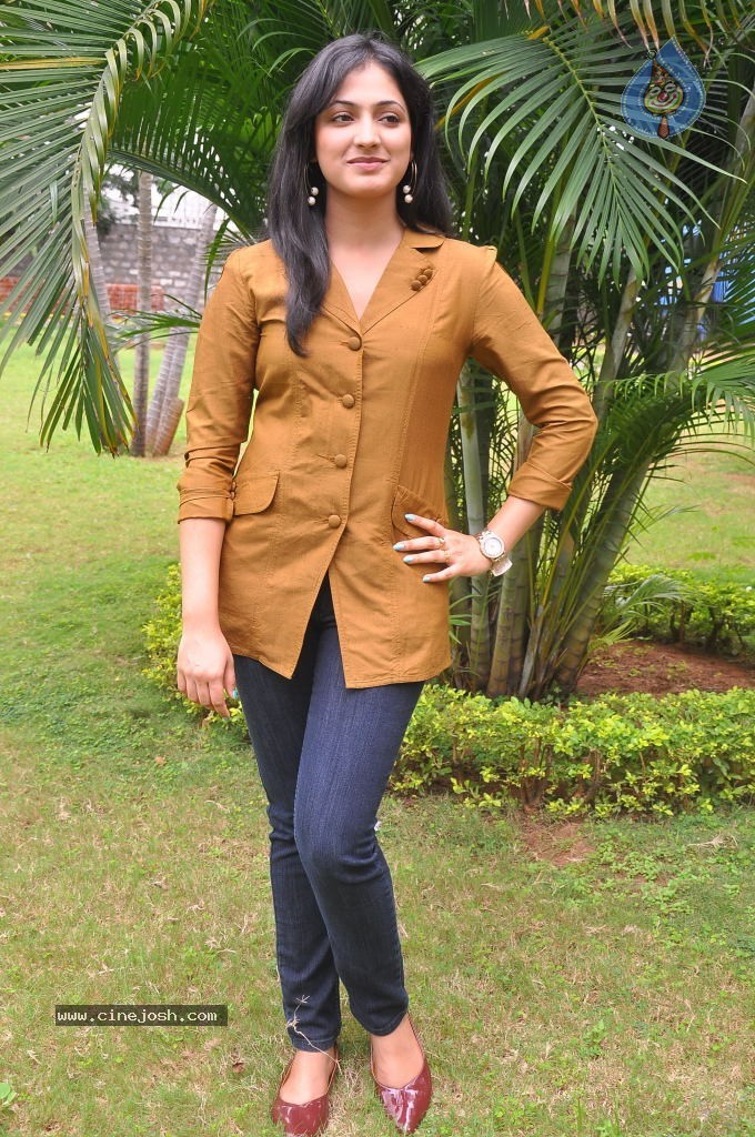 Haripriya Latest Stills - 46 / 104 photos