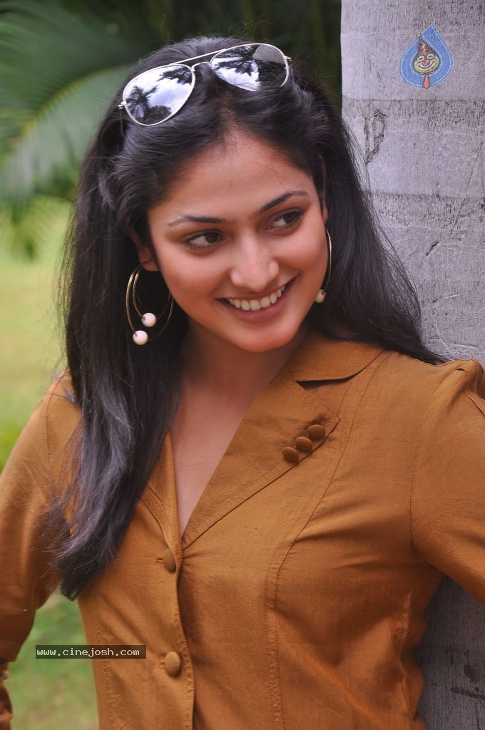 Haripriya Latest Stills - 63 / 104 photos