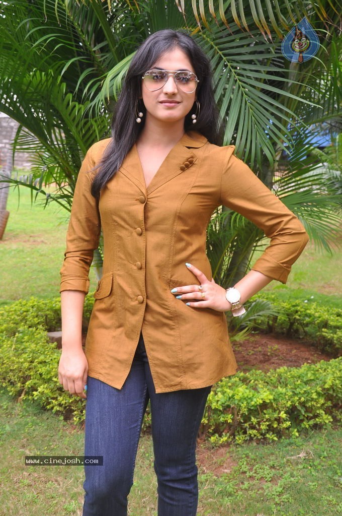 Haripriya Latest Stills - 68 / 104 photos