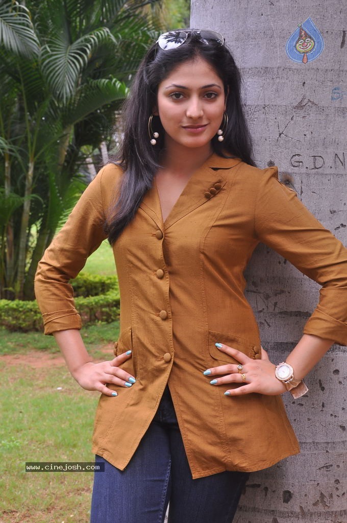 Haripriya Latest Stills - 73 / 104 photos