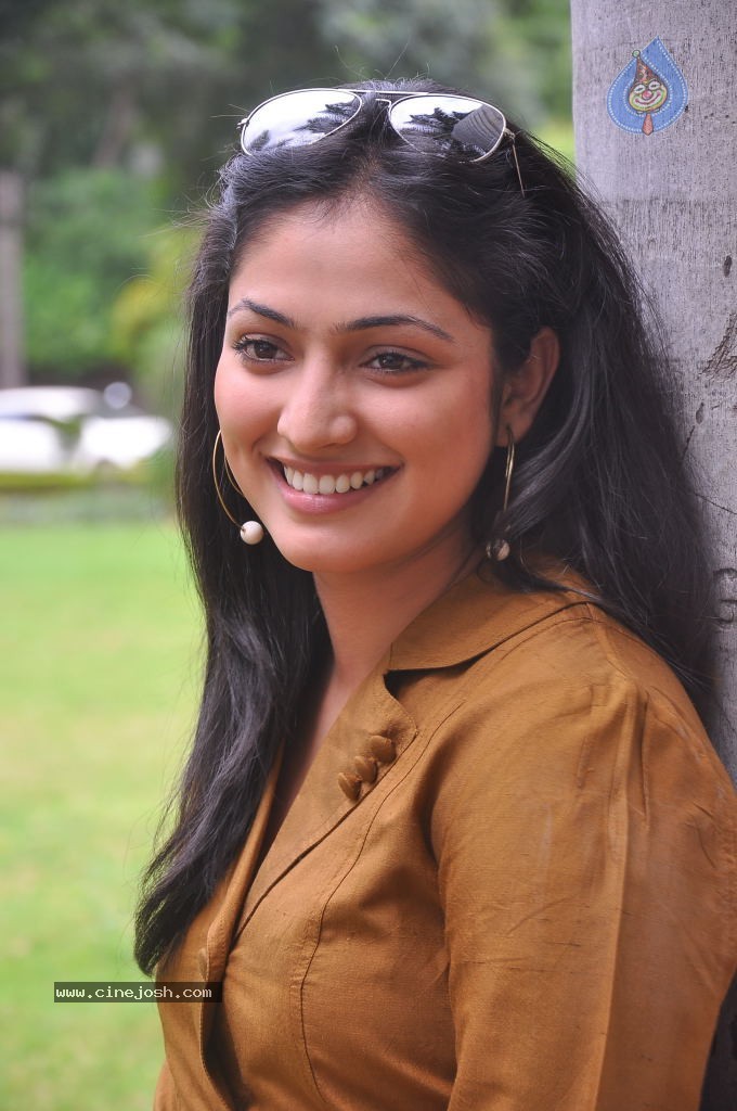 Haripriya Latest Stills - 74 / 104 photos