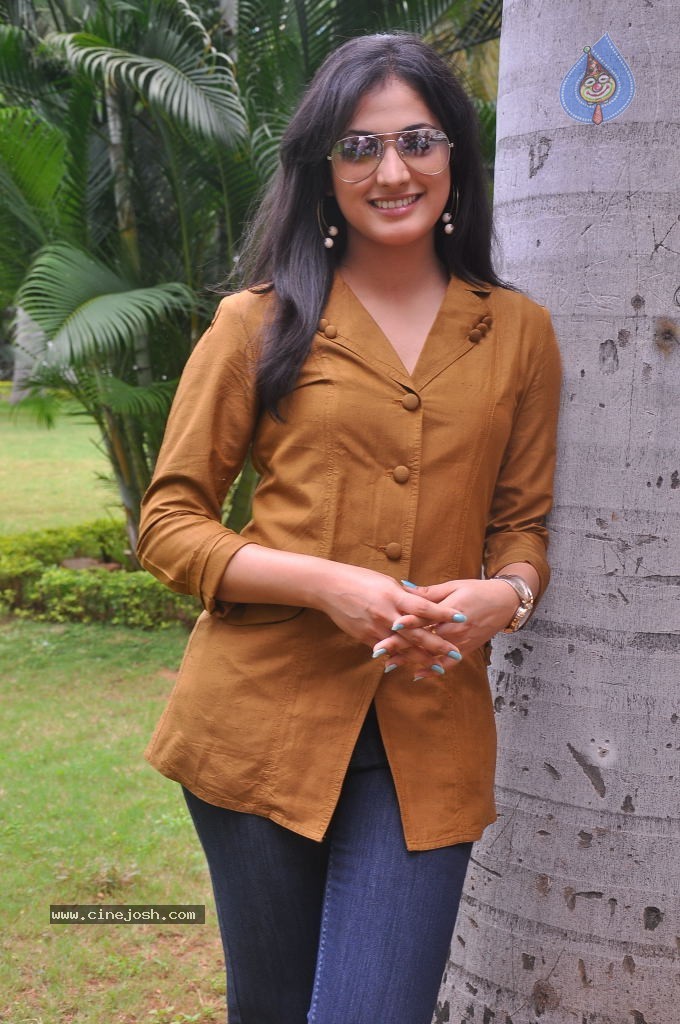 Haripriya Latest Stills - 82 / 104 photos