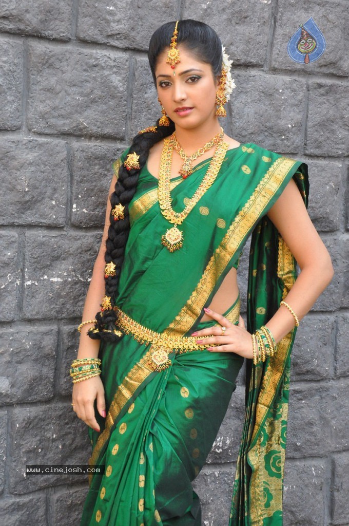 Haripriya Latest Stills - 10 / 77 photos