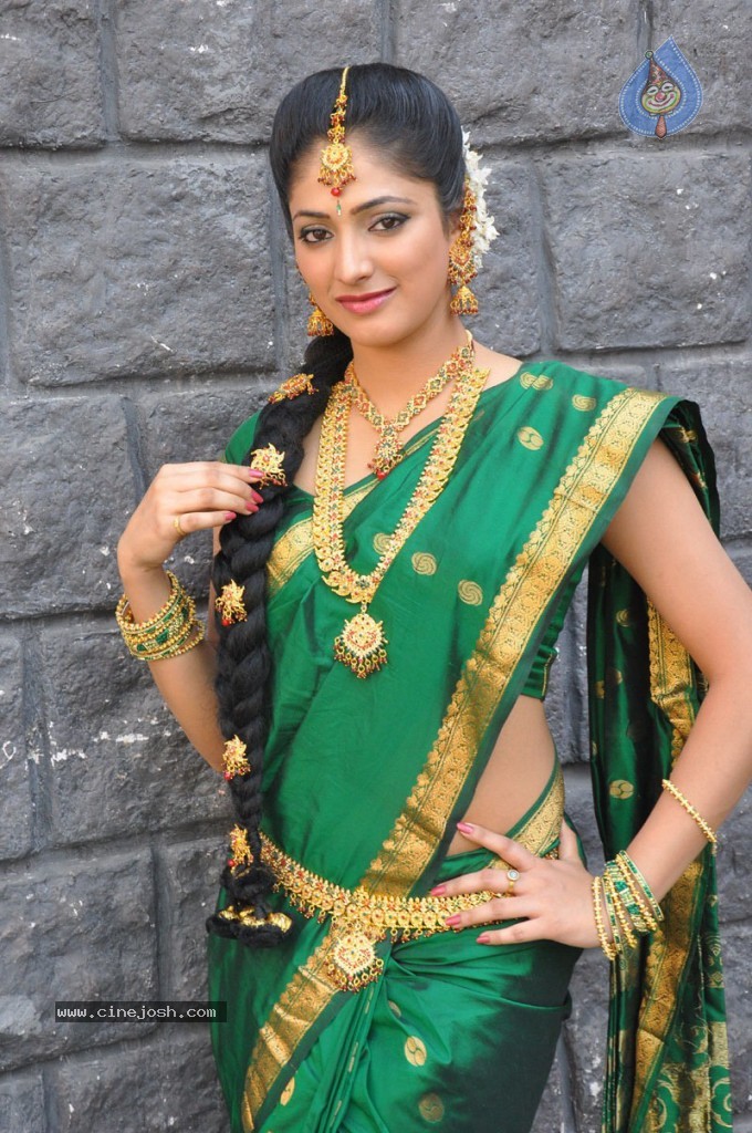 Haripriya Latest Stills - 12 / 77 photos