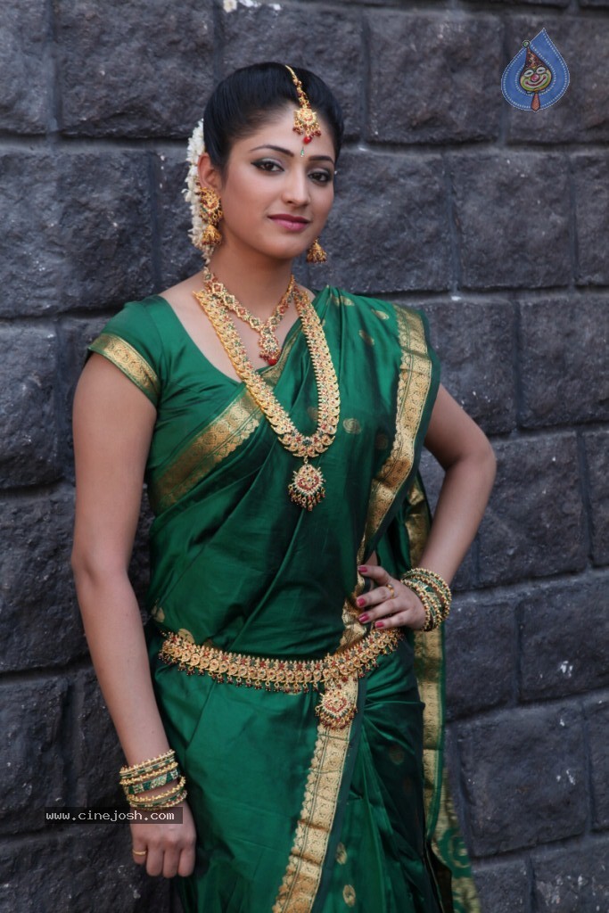 Haripriya Latest Stills - 14 / 77 photos