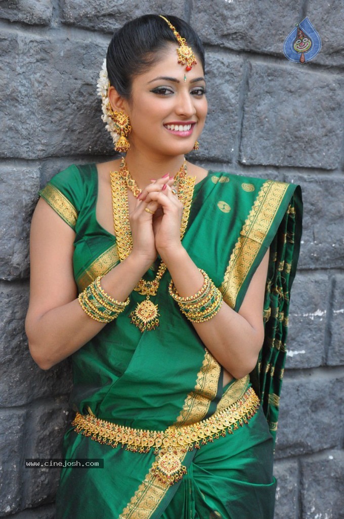 Haripriya Latest Stills - 15 / 77 photos