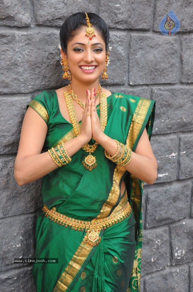 Haripriya Latest Stills - 21 / 77 photos