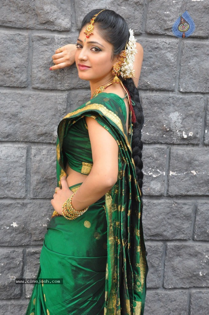 Haripriya Latest Stills - 22 / 77 photos