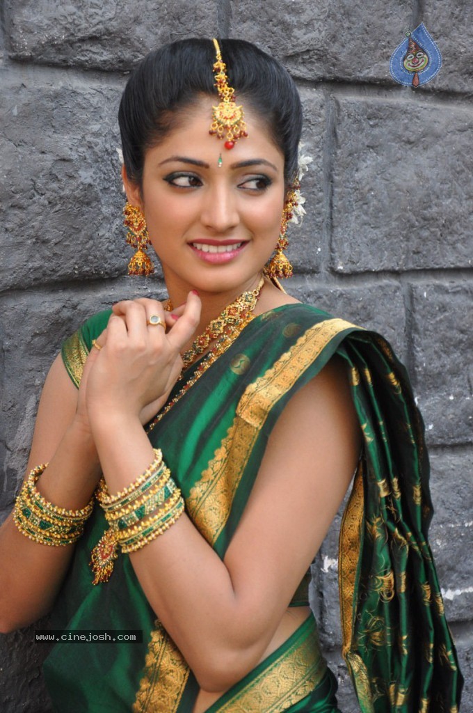 Haripriya Latest Stills - 43 / 77 photos