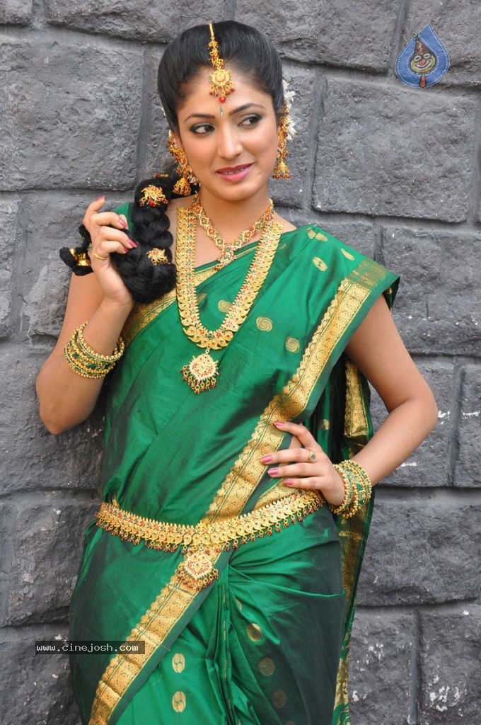 Haripriya Latest Stills - 45 / 77 photos