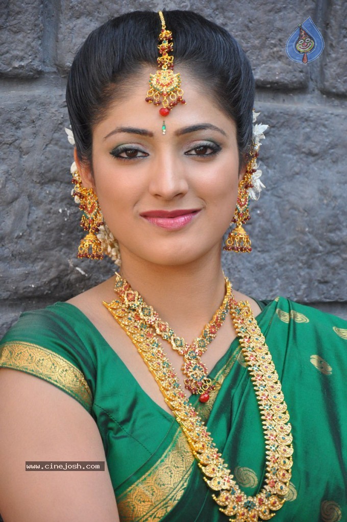 Haripriya Latest Stills - 53 / 77 photos