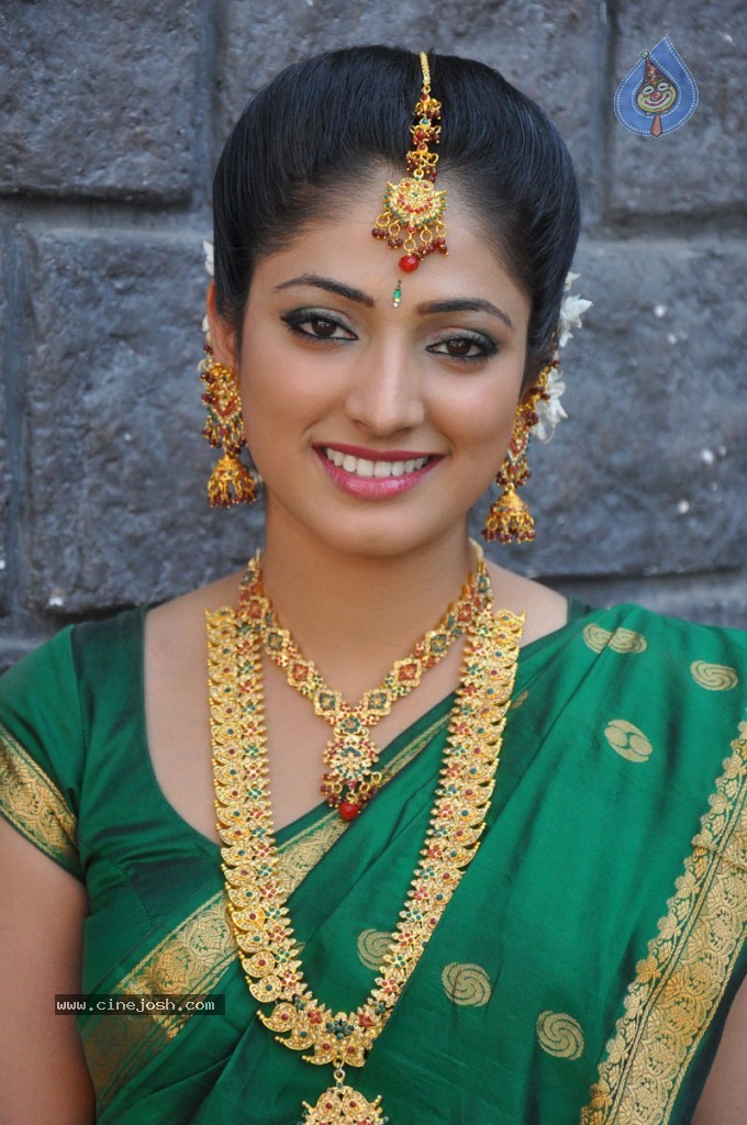 Haripriya Latest Stills - 60 / 77 photos