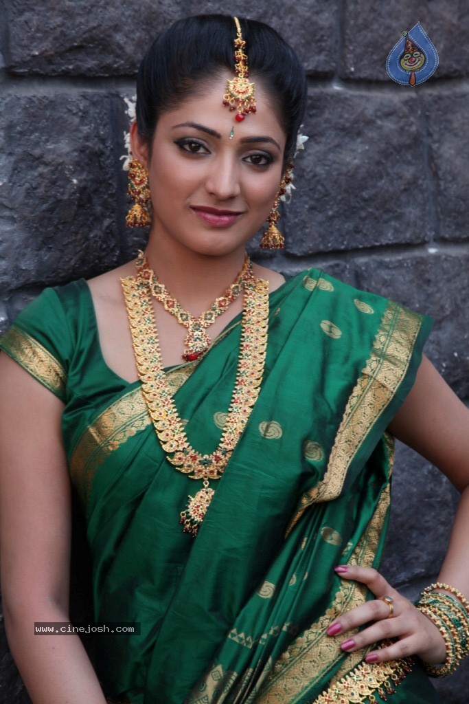 Haripriya Latest Stills - 62 / 77 photos