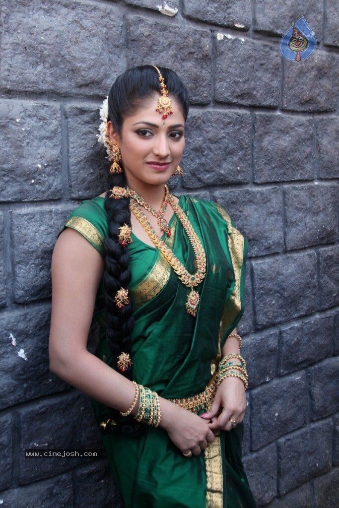 Haripriya Latest Stills - 64 / 77 photos