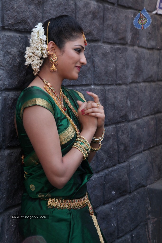 Haripriya Latest Stills - 68 / 77 photos