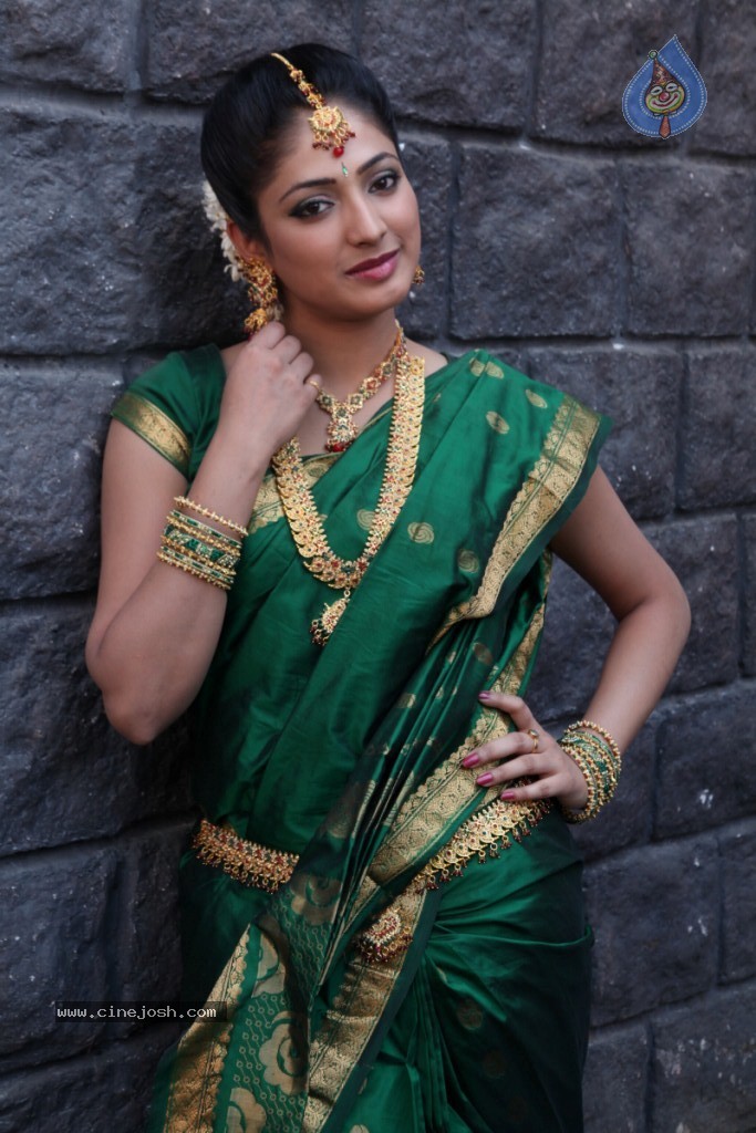 Haripriya Latest Stills - 71 / 77 photos