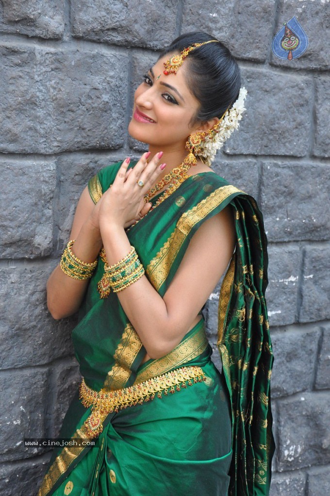 Haripriya Latest Stills - 74 / 77 photos