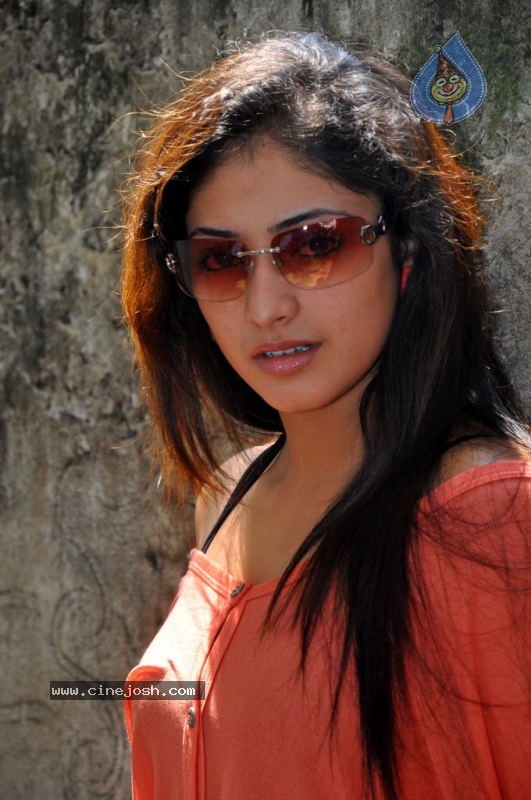 Haripriya Latest Stills - 10 / 89 photos