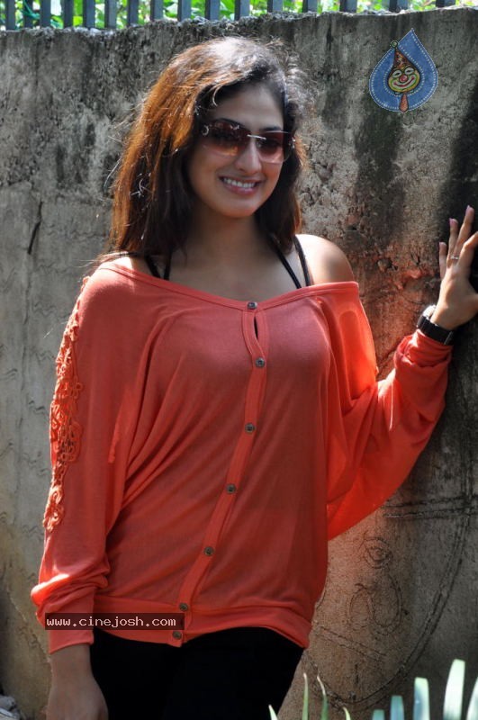 Haripriya Latest Stills - 22 / 89 photos