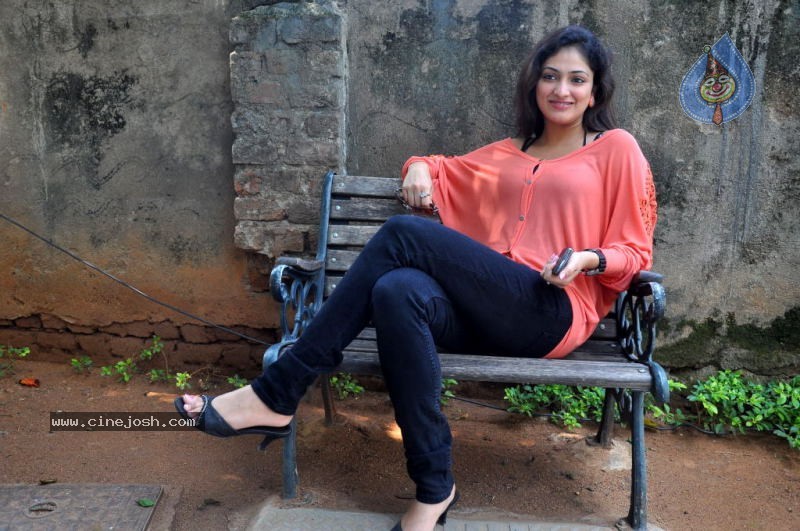 Haripriya Latest Stills - 33 / 89 photos