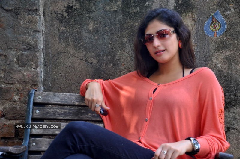 Haripriya Latest Stills - 39 / 89 photos