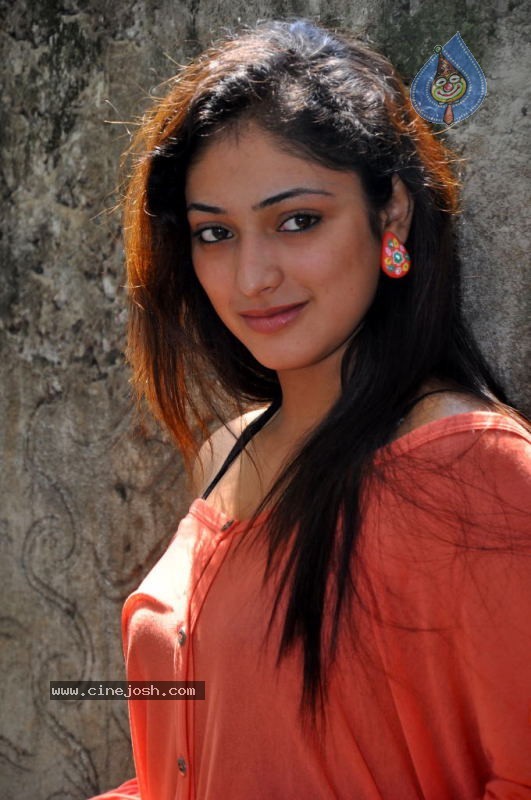 Haripriya Latest Stills - 52 / 89 photos