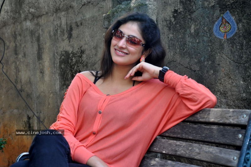 Haripriya Latest Stills - 55 / 89 photos